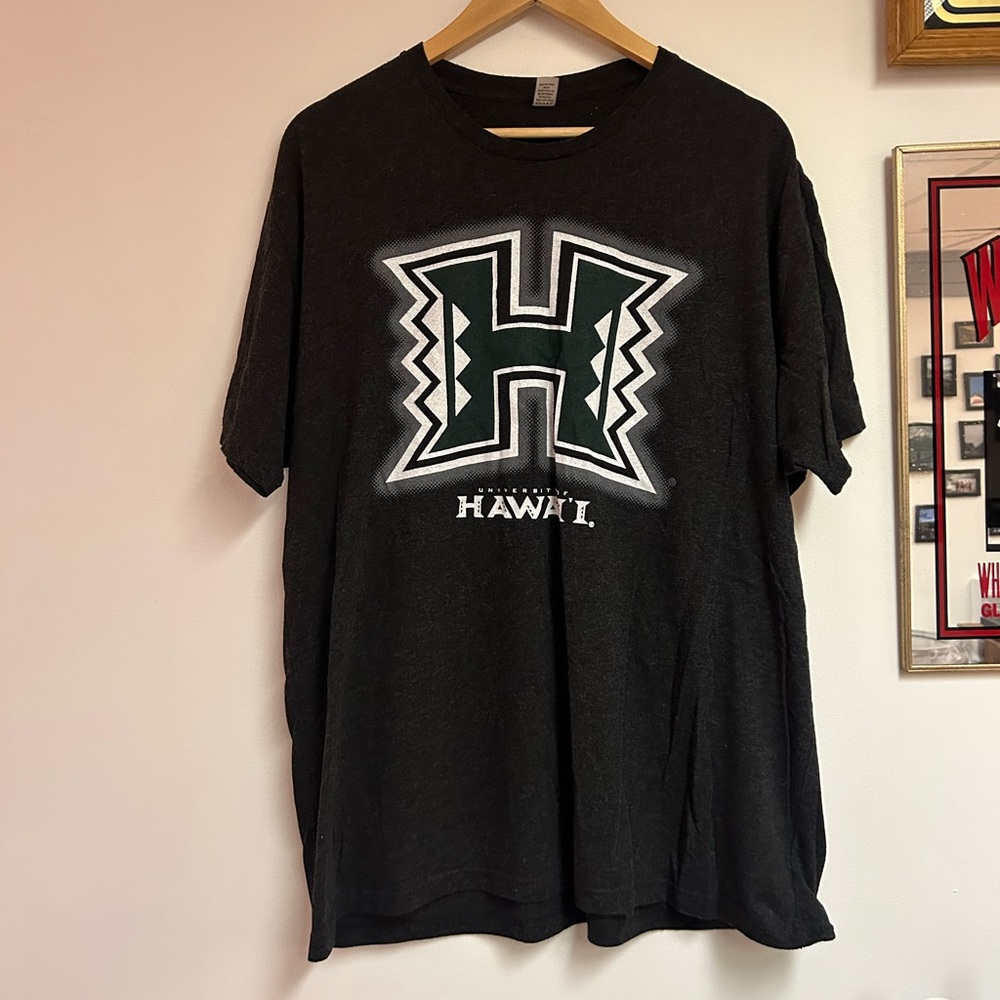 University of Hawaii unisex tee